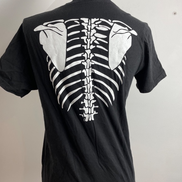 Skeleton Back & Chest Black & White Bones T-shirt - Picture 2 of 2